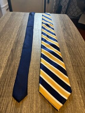 Tommy Hilfiger Navy and Gold Striped Men's Tie Set